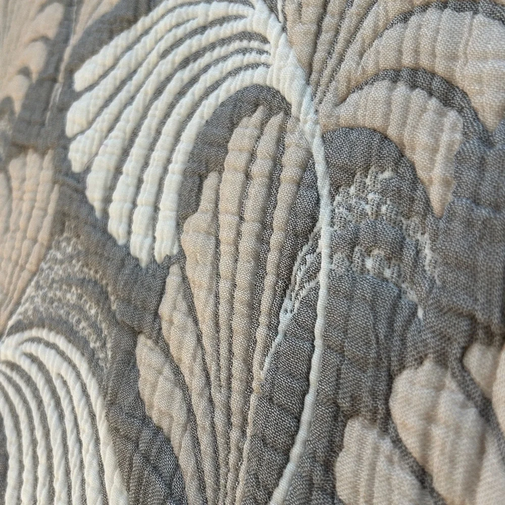 Dancing Leaves Quilted Jacquard 2 Side Woven Bedspread Oversized Queen Neutral